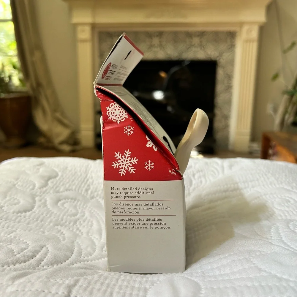NIB New HTF Retired Martha Stewart Crafts Pine Needles trim double edge punch